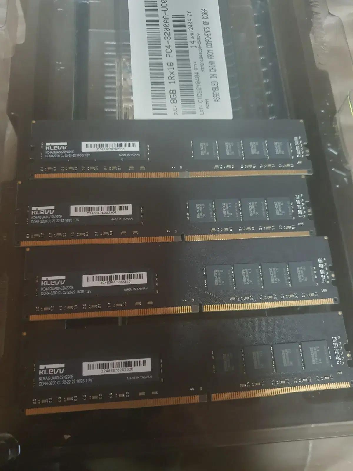 새제품 ESSENCORE KLEVV DDR4 3200 16g